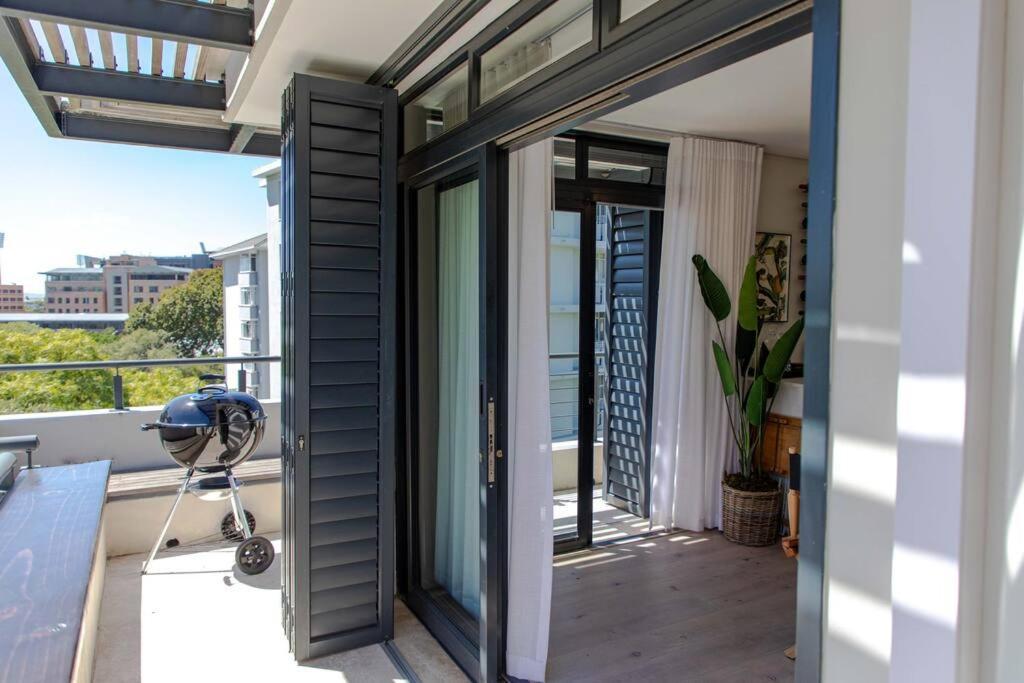 Stylish Floor Apartment Cape Town